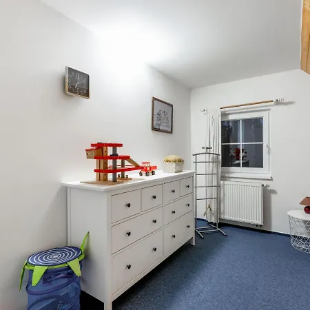 Hill 60 By Interhome בית נופש Cista (Hradec Kralove)